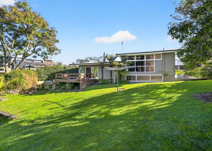  at 8 Blue Gum Rise, Sunnyhills, Manukau City, Auckland