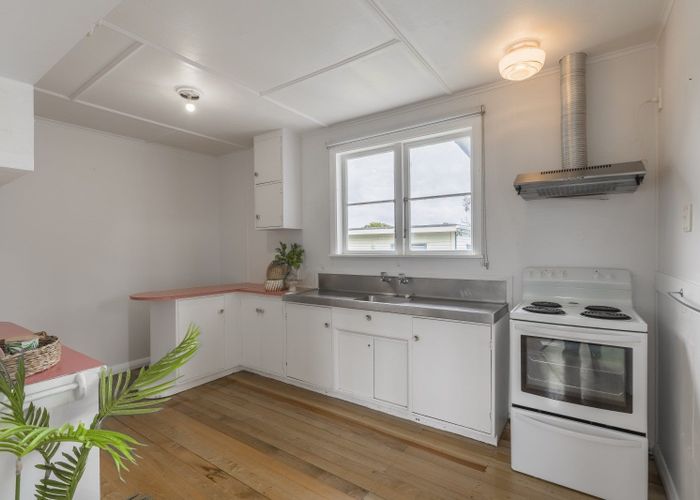 Free property data for 1 Huia Road, Raumati Beach, Paraparaumu homes