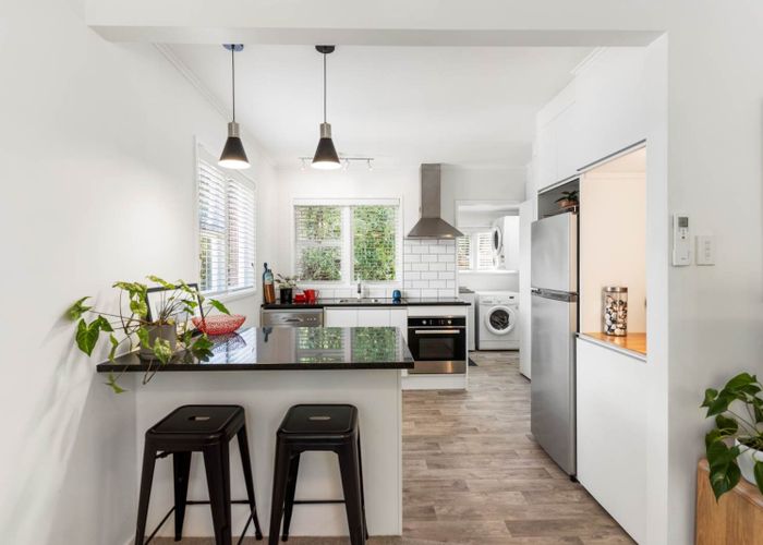  at 1/6 Kororo Street, Northcote, Auckland