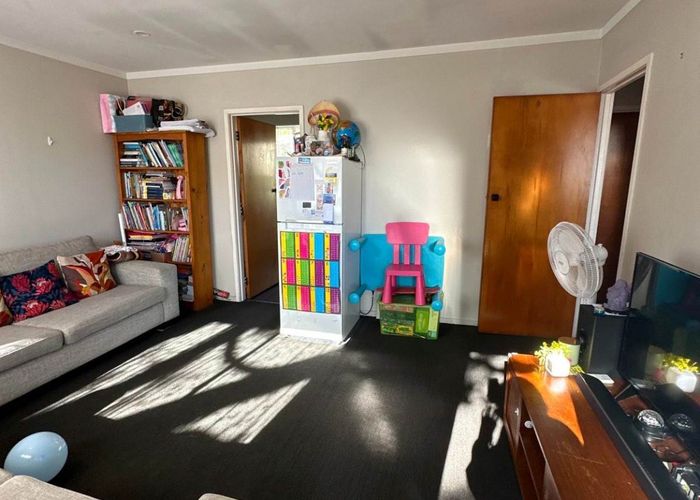 at 2/17 Renfrew Avenue, Sandringham, Auckland City, Auckland