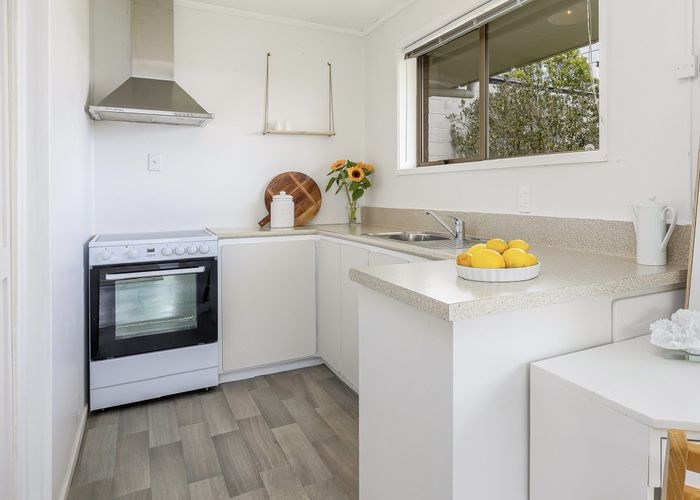  at 1/120 Woodglen Road, Glen Eden, Auckland