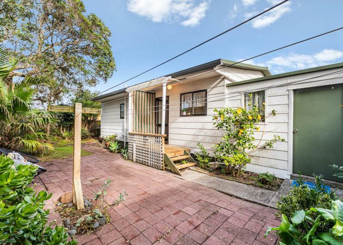  at 2/35 Alice Avenue, Orewa, Rodney, Auckland