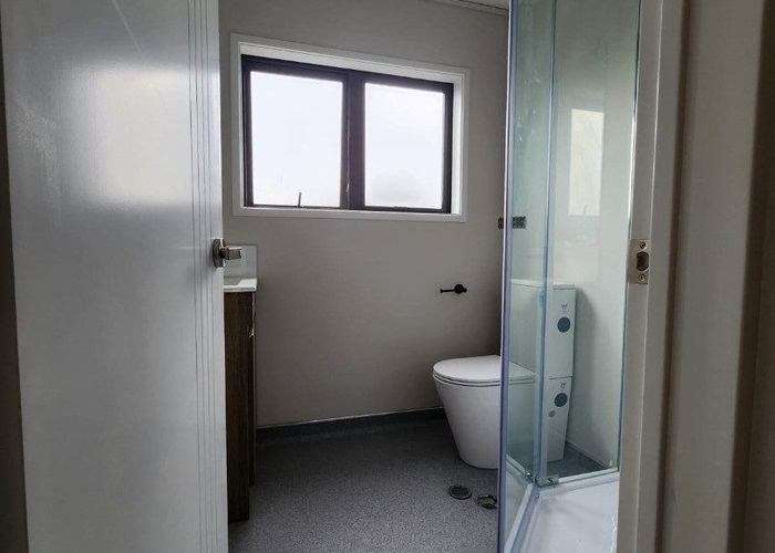  at 6 Hamlin Road, Mount Wellington, Auckland