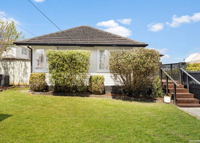  at 22 Strid Road, Te Atatu South, Waitakere City, Auckland