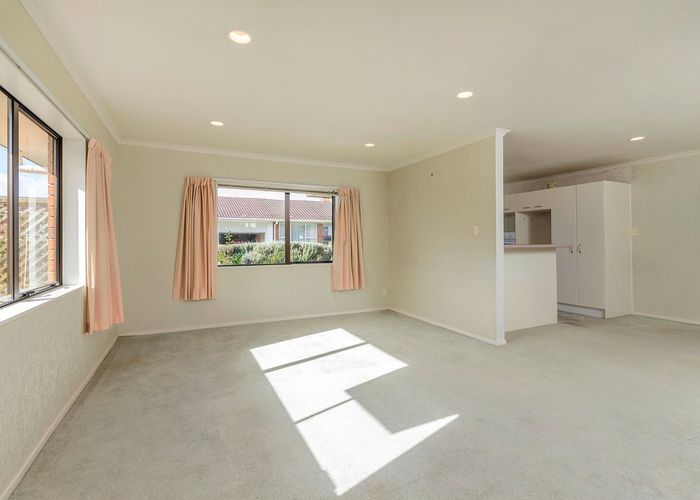  at 2/82 Trafalgar Street, Onehunga, Auckland