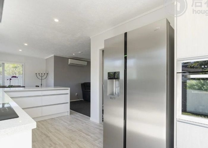  at Cyclarama Crescent, Massey, Waitakere City, Auckland