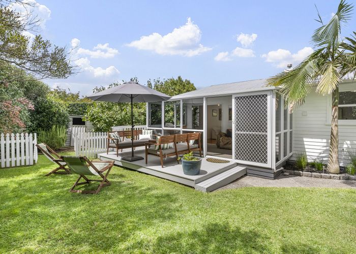  at 6 Bishopgate Street, Birkdale, North Shore City, Auckland