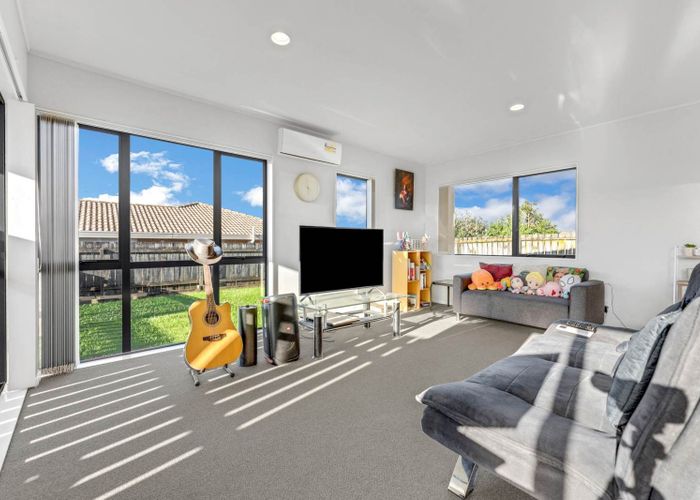  at 1 Dole Place, Mangere, Auckland