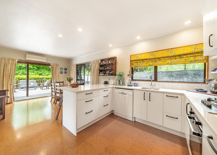  at 16 Jocelyn Crescent, Pinehaven, Upper Hutt, Wellington