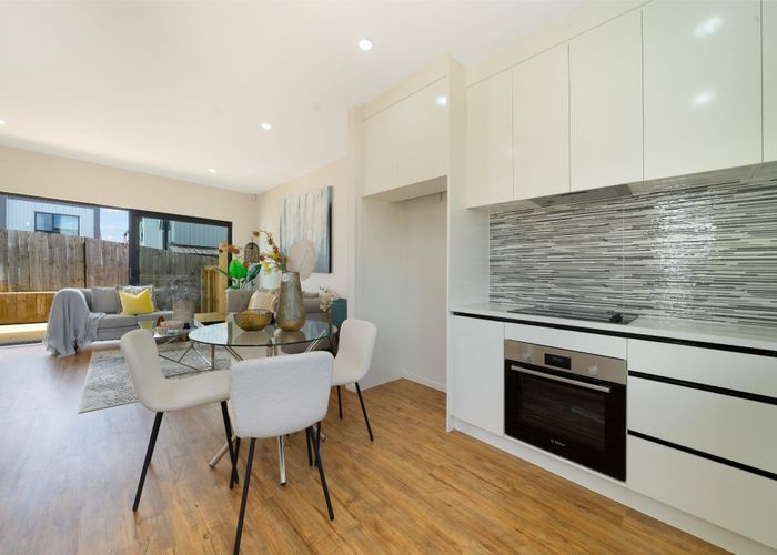  at 21 Parker Avenue, New Lynn, Waitakere City, Auckland