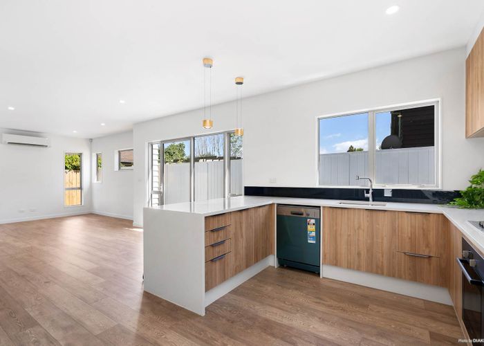  at 40D Gills Road, Bucklands Beach, Auckland