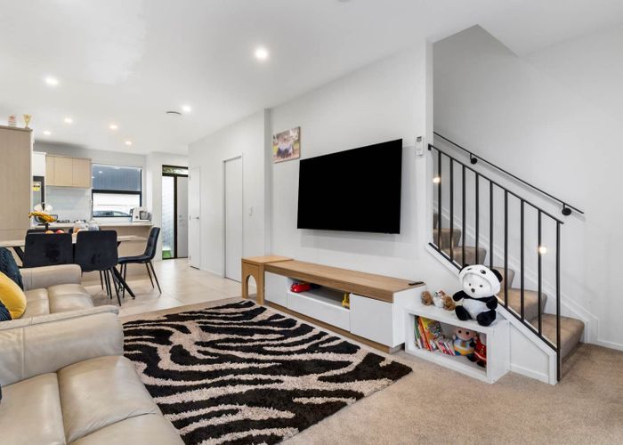  at 16 Rorida Lane, Flat Bush, Manukau City, Auckland