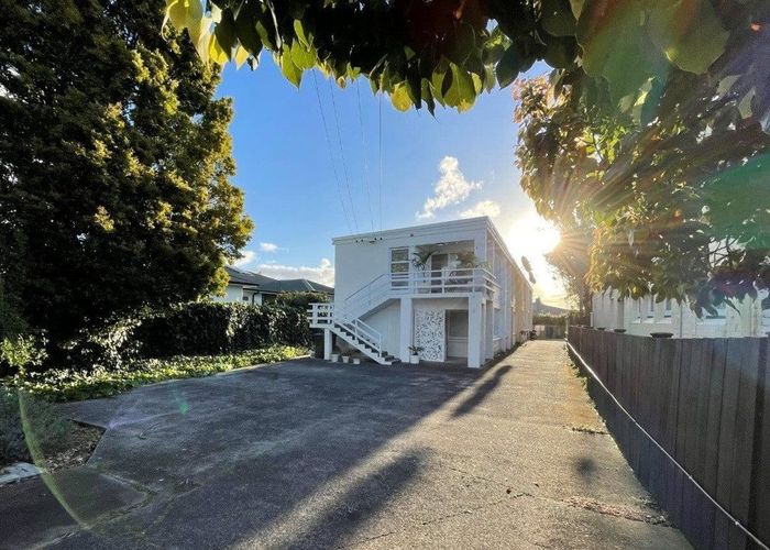  at 2/8 Eldon Road, Mount Eden, Auckland City, Auckland