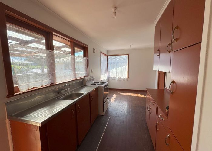  at 39 Canal Road, Avondale, Auckland