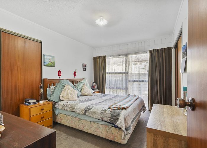  at 2/10 Hunter Street, Hamilton Lake, Hamilton, Waikato