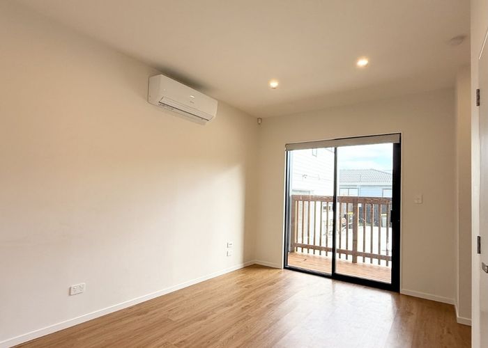  at 12D Woodhouse Place, West Harbour, Waitakere City, Auckland