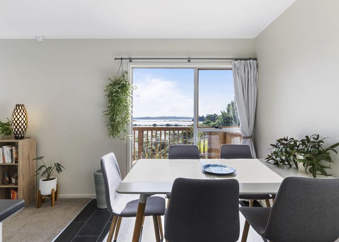  at 31 Pipitea Place, Massey, Auckland