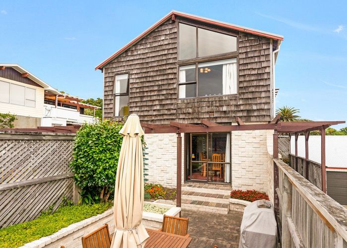  at 10 Napier Grove, Waikanae Beach, Kapiti Coast, Wellington