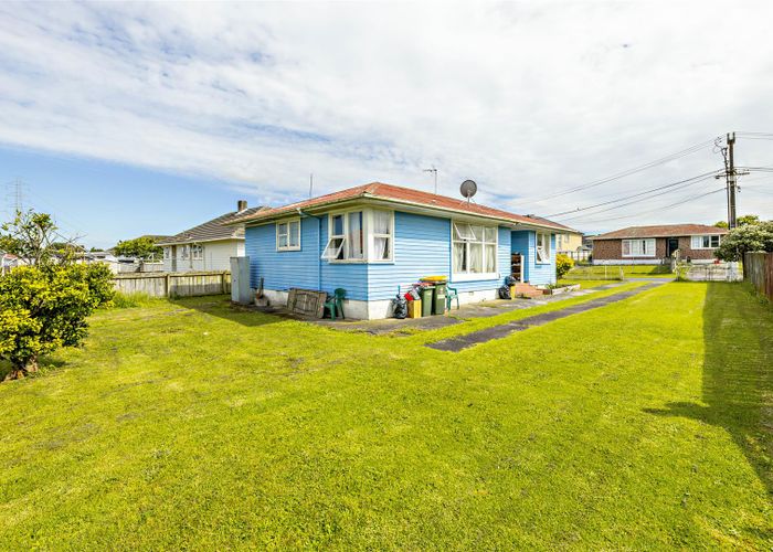  at 6 Fisher Crescent, Otara, Auckland
