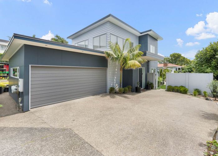  at 9a Sharon Road, Waiake, North Shore City, Auckland