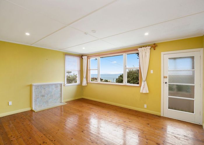  at 43 Hiwi Crescent, Titahi Bay, Porirua