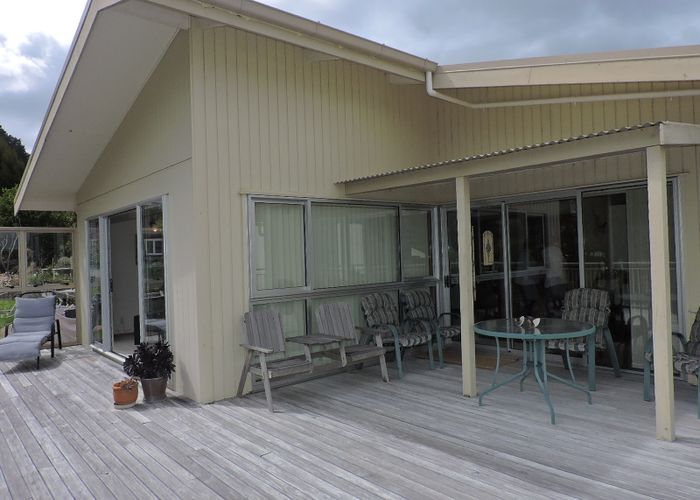  at 9 Patui Avenue, Thornton Bay