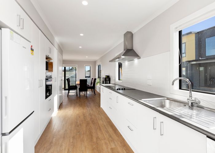  at 8/2 Joshua Lane, Hamilton East, Hamilton