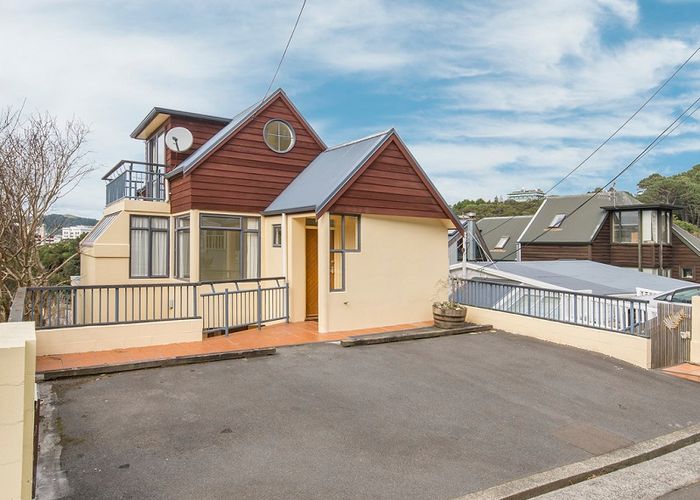  at 14B Barton Terrace, Thorndon, Wellington