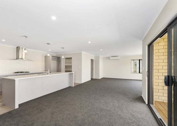  at 40 Sylvester Crescent, Flagstaff, Hamilton