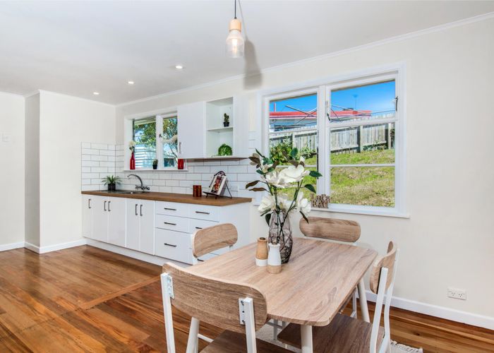  at 38 Lyndfield Lane, Newlands, Wellington