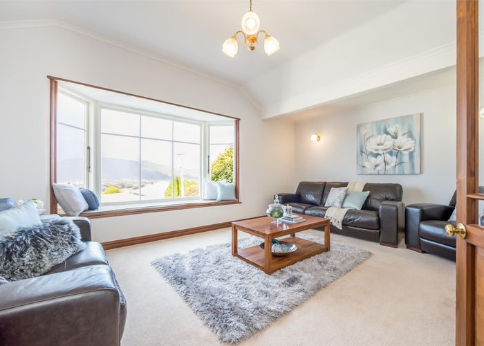  at 9 Onehuka Road, Tirohanga, Lower Hutt