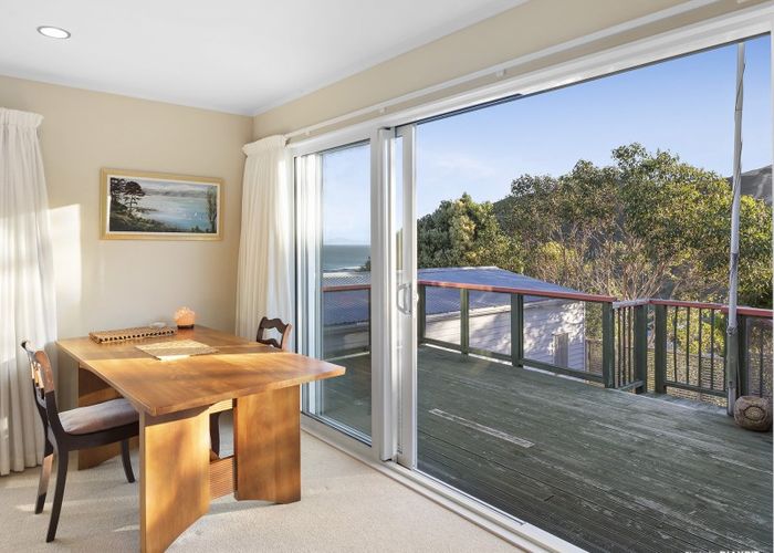  at 15 Frobisher Street, Island Bay, Wellington