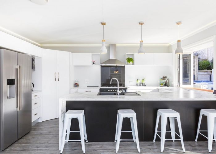  at 32 King Charles Drive, Kingsley Heights, Upper Hutt