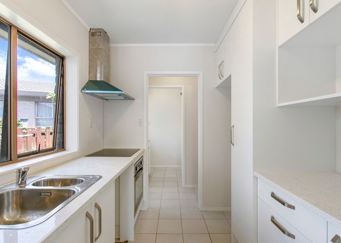  at 13D Ballater Place, Highland Park, Auckland