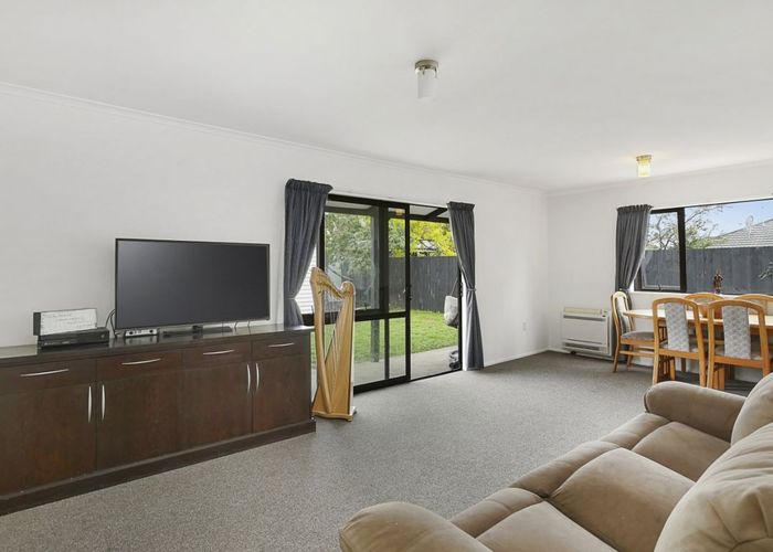  at 1/8 Domain Terrace, Spreydon, Christchurch