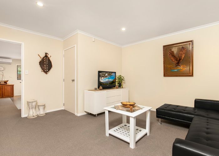  at 21 Whitbourne Heights, Manurewa, Auckland