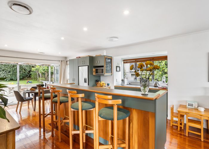  at 27 Temple Street, Meadowbank, Auckland