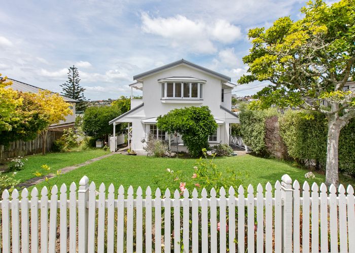  at 1/14 Kiteroa Terrace, Rothesay Bay, Auckland