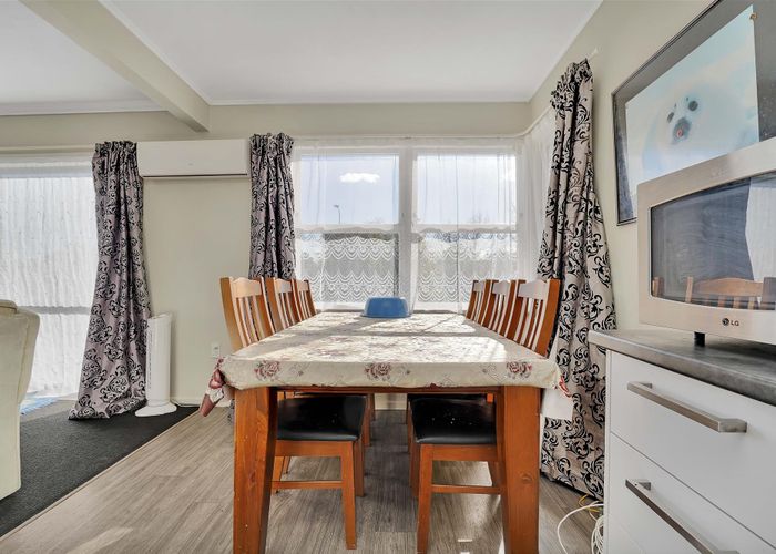  at 2 Lovelock Place, Chartwell, Hamilton