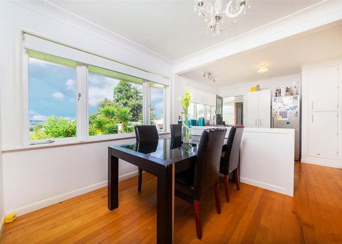  at 60 Bradbury Road, Botany Downs, Auckland