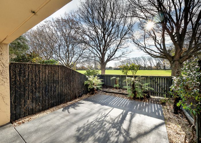  at 2/17 Devon Street, Sydenham, Christchurch