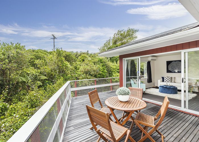  at 11 Cecil Road, Tawa, Wellington