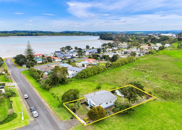  at 11 Beach Road, Waiuku