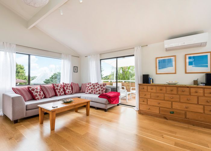  at 1/14 Clipper Place, Shelly Park, Auckland