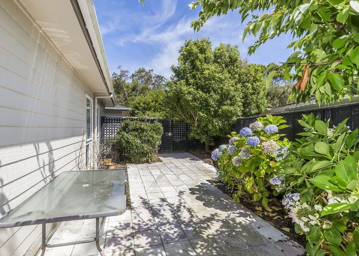  at 33 Longitude Place, Whitby, Porirua