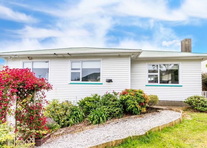 at 71 Bell Street, Tawa, Wellington