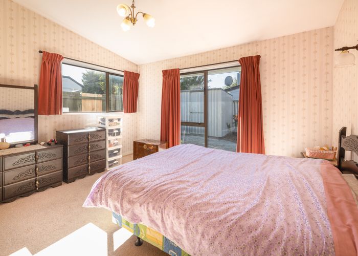  at 1/5 Crofton Road, Harewood, Christchurch