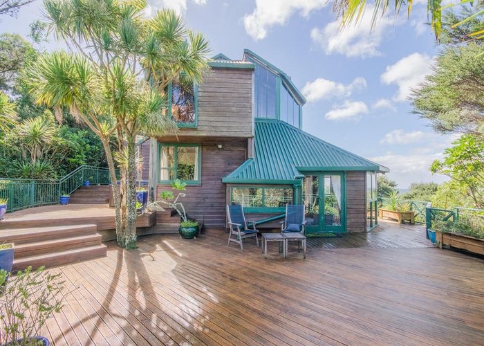  at 907 West Coast Road, Waiatarua, Auckland