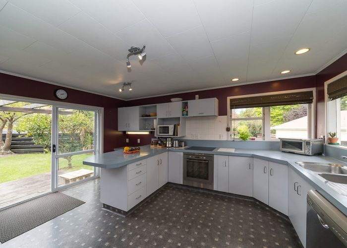  at 9 Petersens Road, Palmerston North