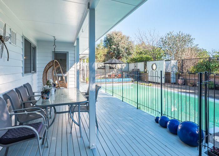  at 6 Hicks Crescent, Waikanae Beach, Waikanae